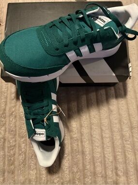 adidas Teal Green and White Retro Runner Sneakers BNWT AT-5/74 size 10